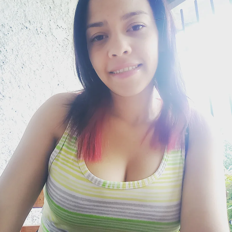 Genexis Dilianys OnlyFans creator with stunning photos.