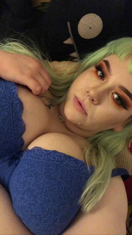 Dirtvibes OnlyFans creator with exclusive content