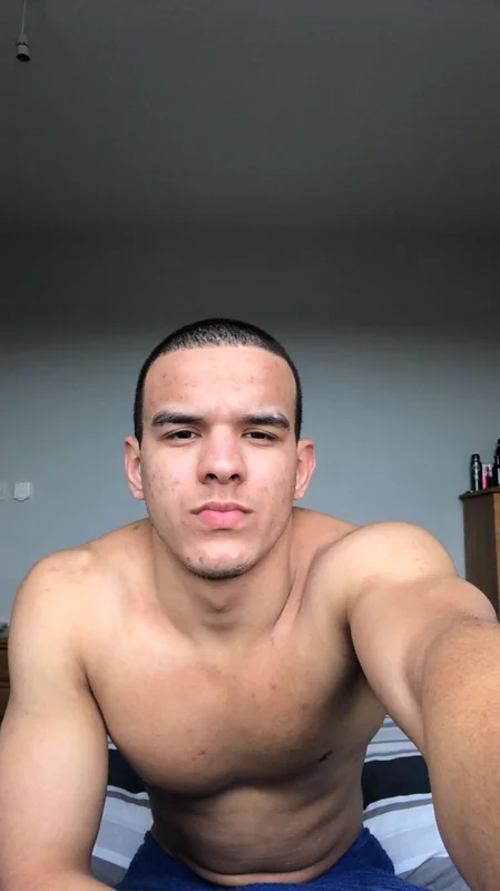 Dixon2k21 OnlyFans creator with 300 pieces of content