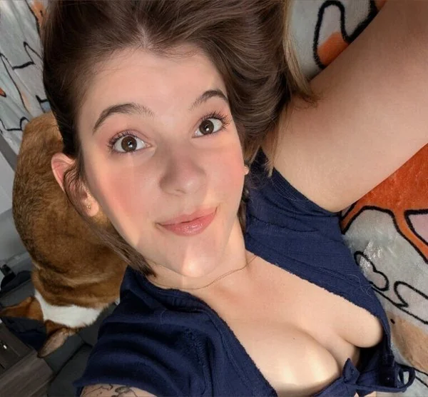 ebee7 OnlyFans profile with naughty videos