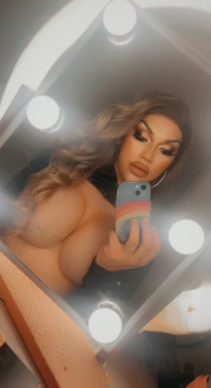 Edenmoree OnlyFans creator with exclusive content