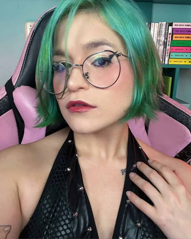 Efieme OnlyFans tattooed alternative creator