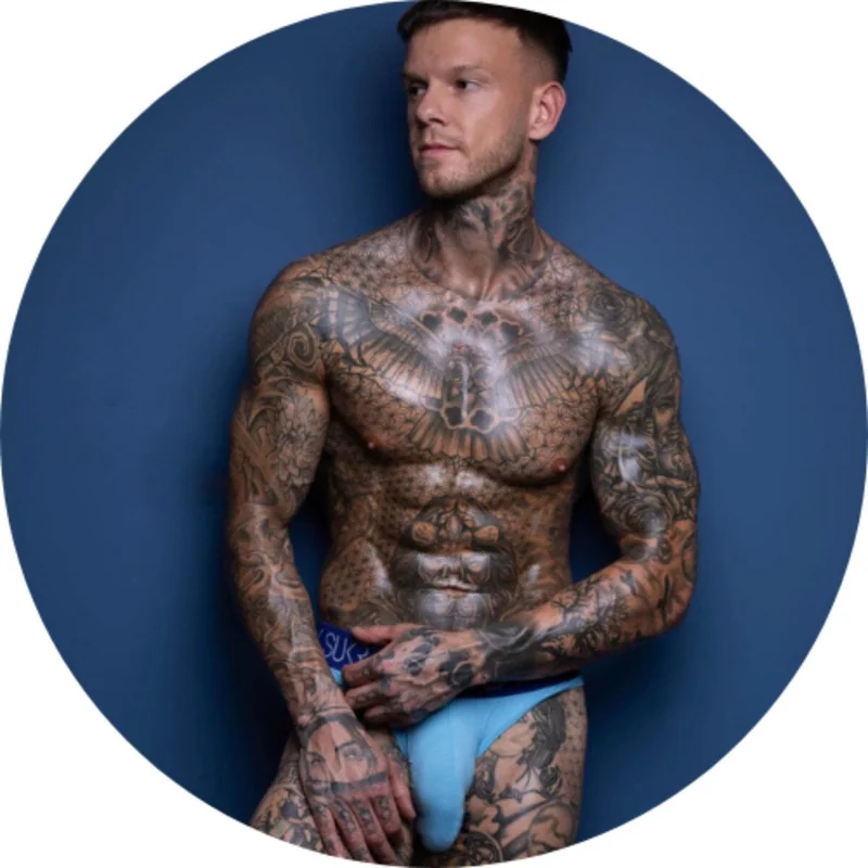 Elecy OnlyFans creator with engaging content