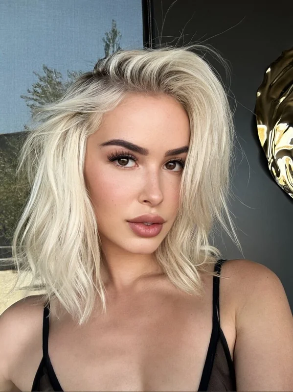 Elena Kamperi OnlyFans Glam Model