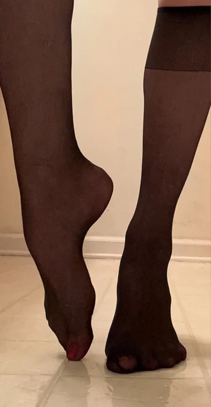Elevatoe OnlyFans foot fetish goddess