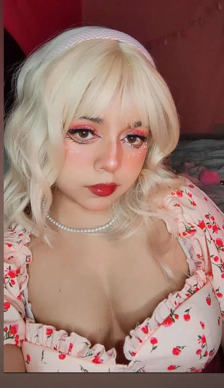 Alyssa on OnlyFans with custom content