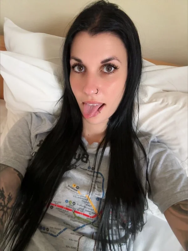 Elina_mj OnlyFans creator with natural content
