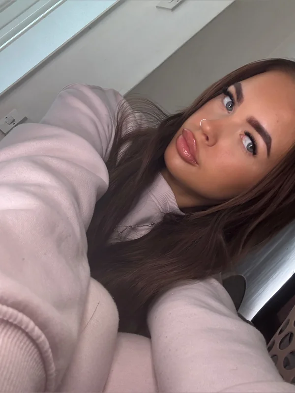 Els OnlyFans creator with custom content