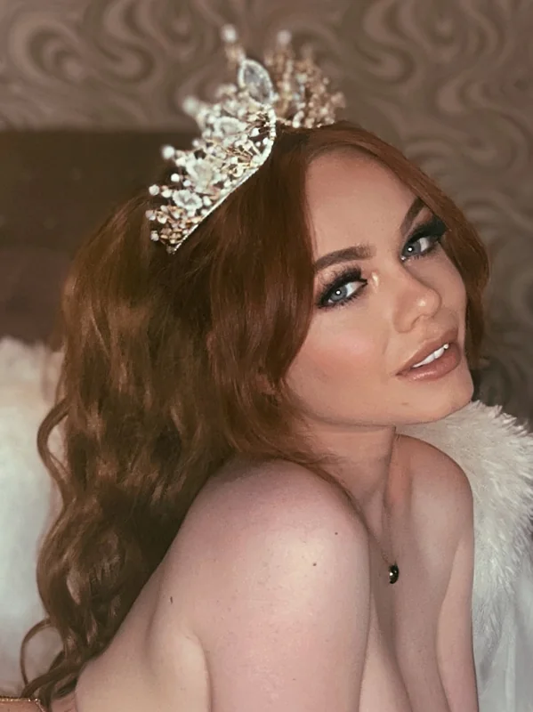 Ella Hughes OnlyFans engaging creator from the UK