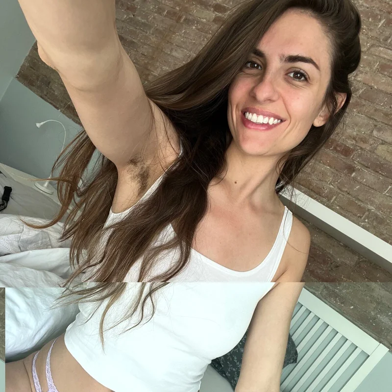 Ellie Marie OnlyFans profile picture - cheerful creator