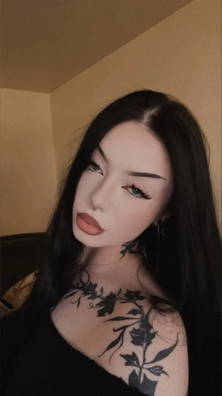 elv1rav OnlyFans creator with big tits