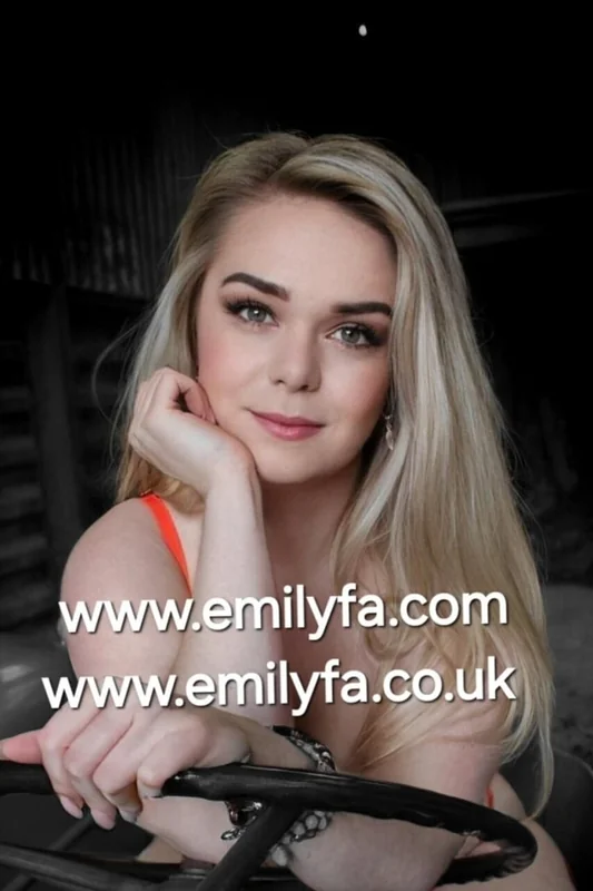 Emilyfafree OnlyFans Slim Blonde Creator