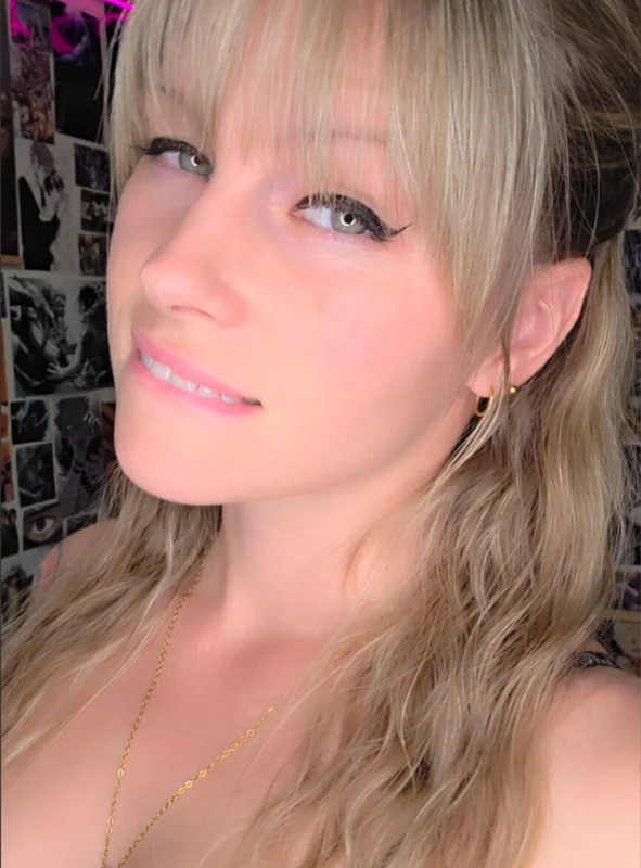 emilymichelle1006 OnlyFans giantess content