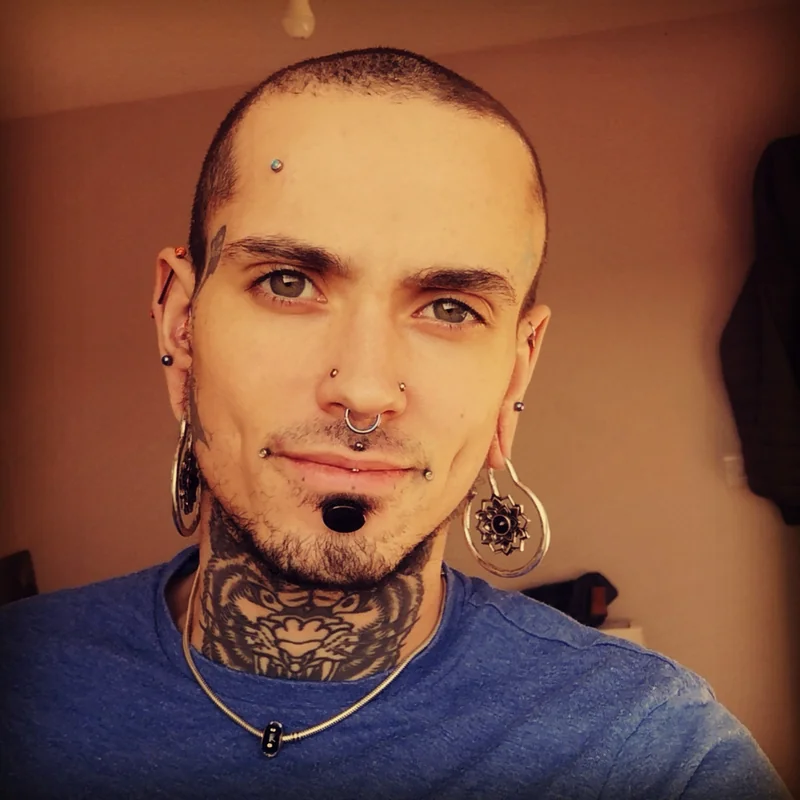 Emome92 OnlyFans Tattooed and Pierced Creator