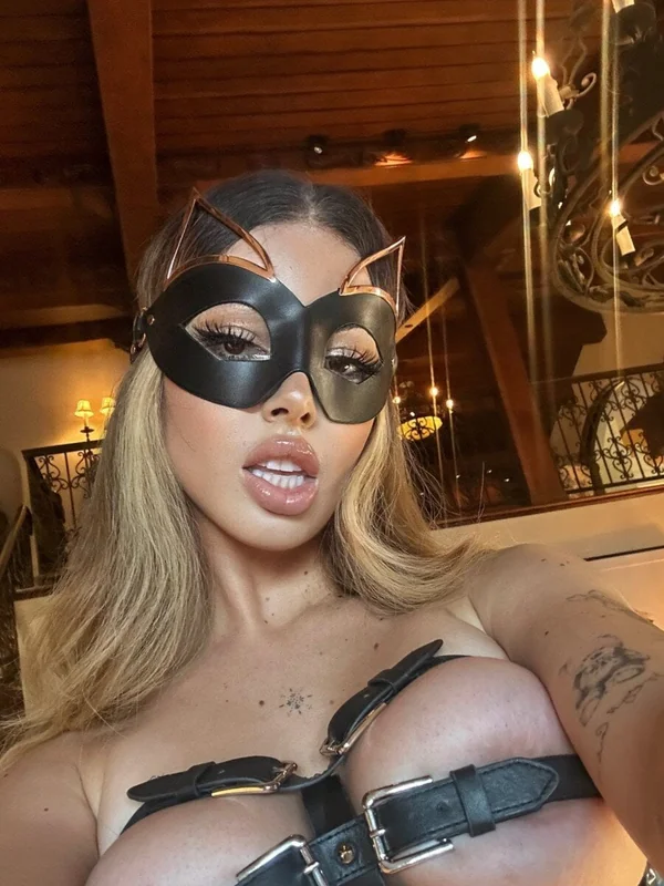 Emily Rose OnlyFans anime loving online girlfriend