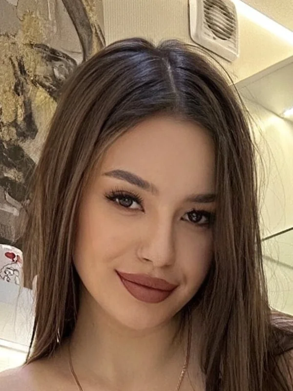 Eva Elfie OnlyFans sexy content creator