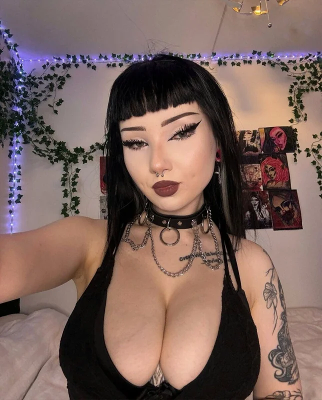 evekozi OnlyFans creator with engaging content