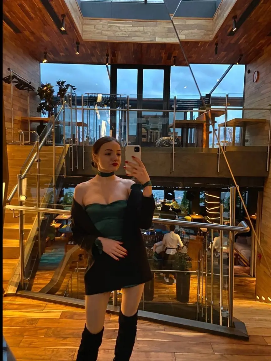 Evil Evelyn (@evillevelyne) OnlyFans exclusive creator profile photo