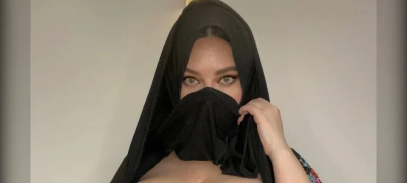 @FairuzaPersiana OnlyFans Financial Dominatrix