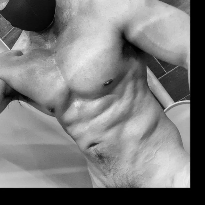 Feelgood6299 OnlyFans athletic male creator