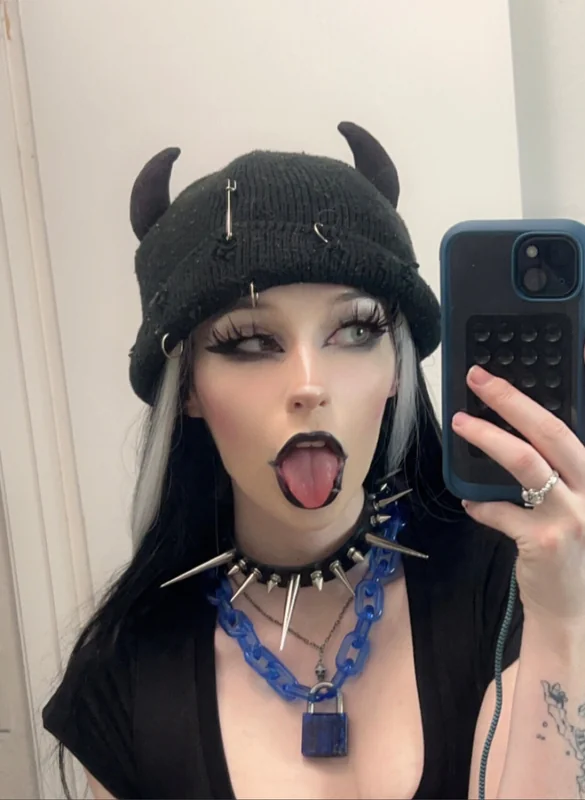 Kayla Lavigne The Fetish Queen on OnlyFans performing