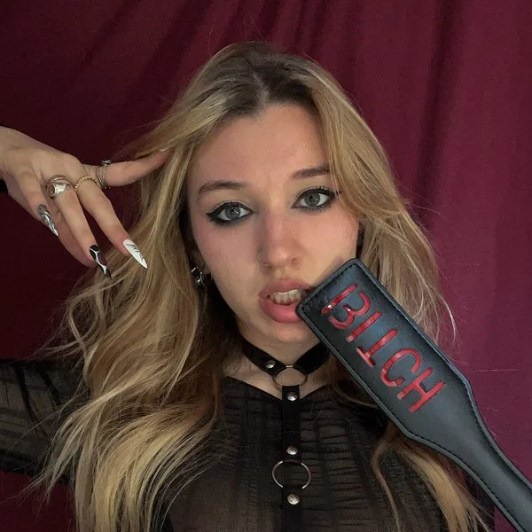 femdomsasha OnlyFans petite creator