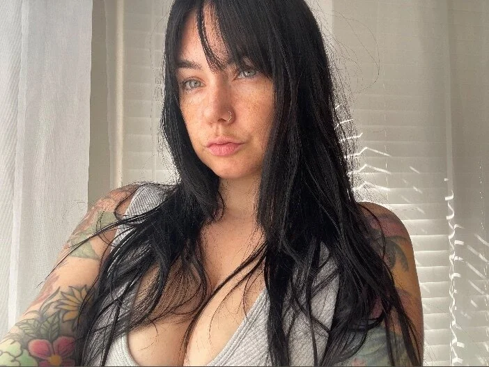 fenix.sun OnlyFans creator with a captivating personality