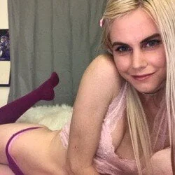 Fiona Sage OnlyFans musical camgirl