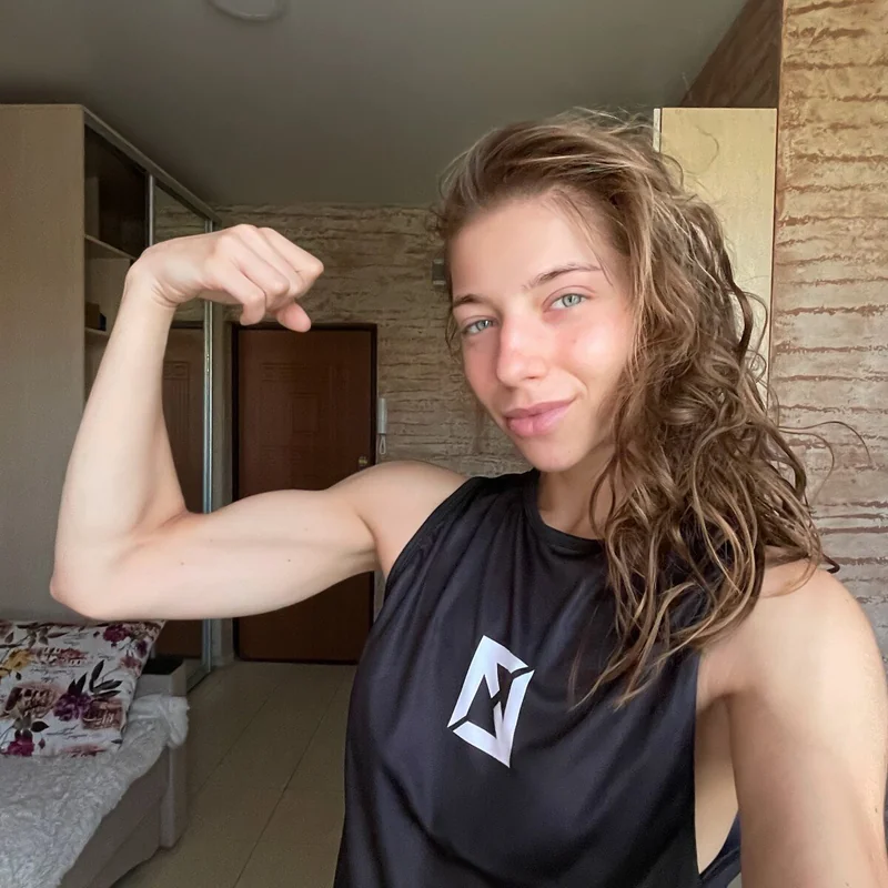 Anna on OnlyFans showcasing her exclusive content