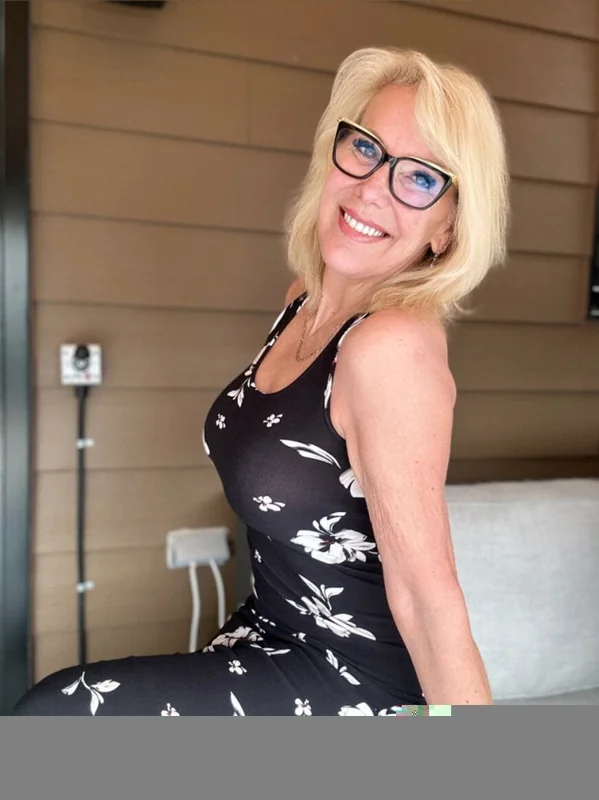 FitCougar Bianca OnlyFans mature webcam model