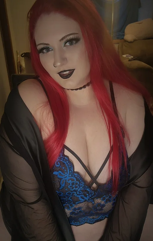 Angel Rae OnlyFans curvy redhead creator