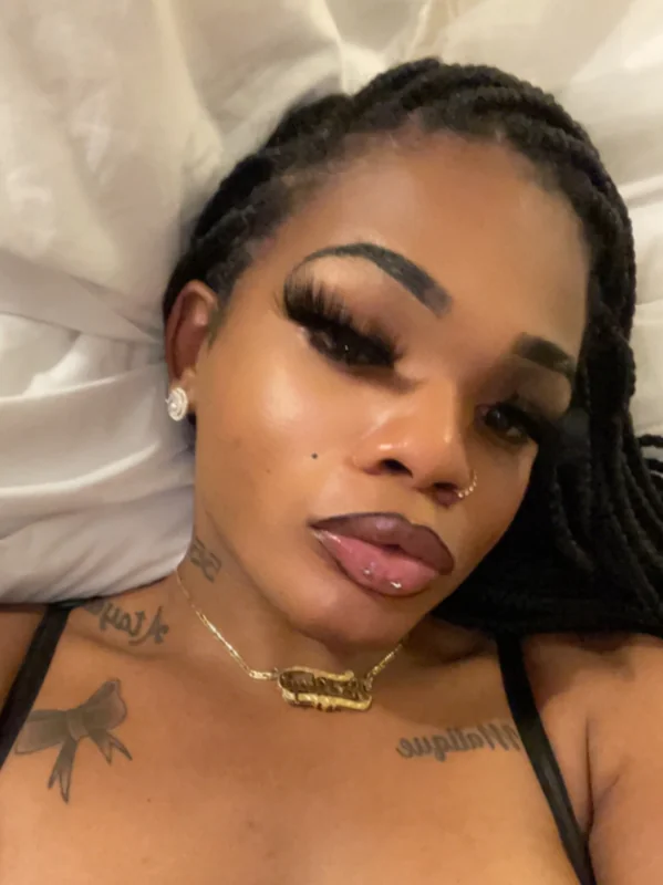 Freakhoegeni OnlyFans creator with exclusive content