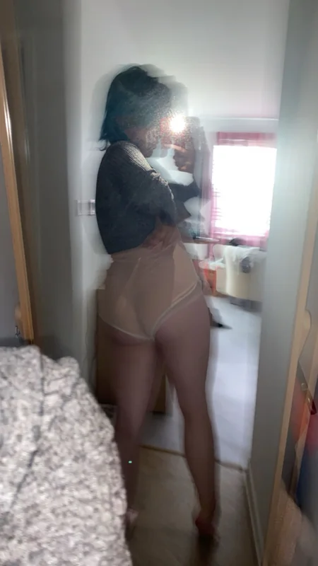 Fridas OnlyFans creator from Sweden with exclusive content