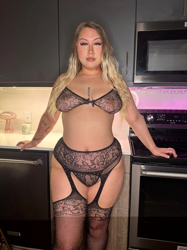 B OnlyFans creator with enticing content