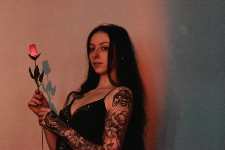 Geah Rose OnlyFans petite tatted creator