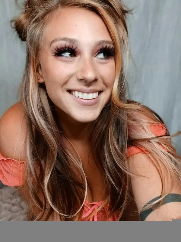Getschwiftyem OnlyFans creator with unique content