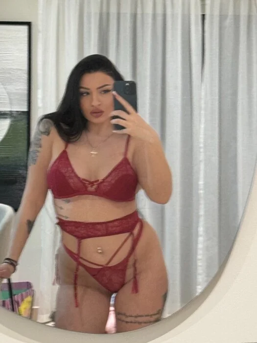 Ghettoqueen OnlyFans Greek rapper and performer