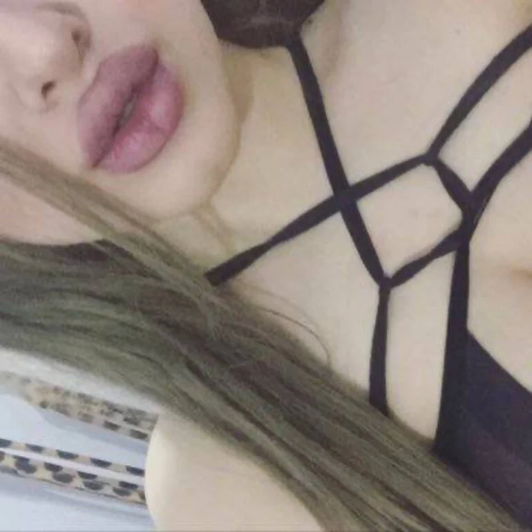 DM ME!💕 (GIA) OnlyFans Kawaii E-Girl