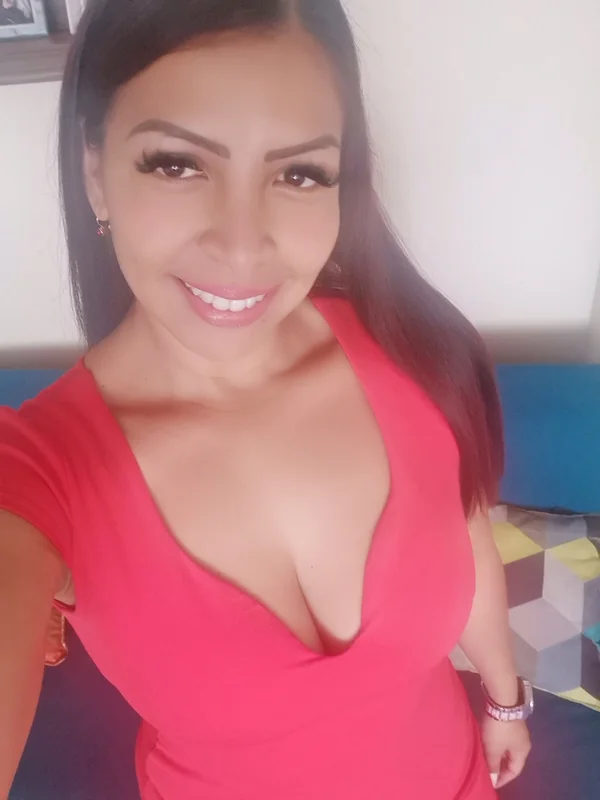 Giovanna OnlyFans beautiful natural woman