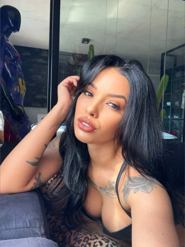 Gleiz OnlyFans creator passionate about modeling