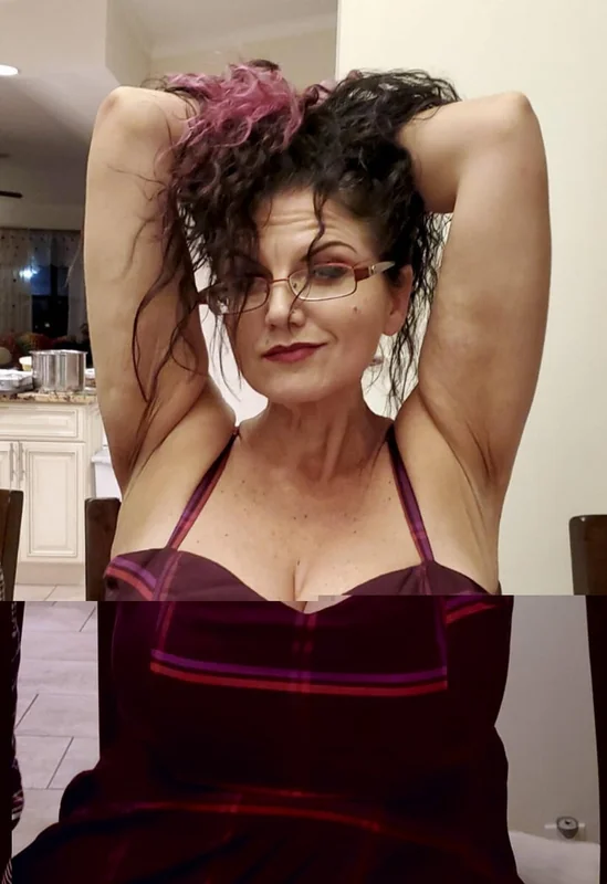 Glittervamp9 OnlyFans Curvy Creator