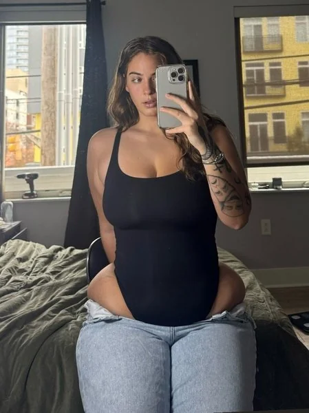 glizzycatcher.vip OnlyFans Shy Submissive
