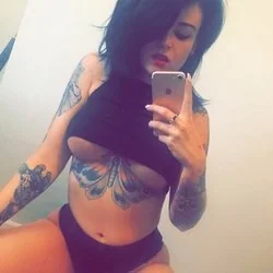 Gurlnxtdoor OnlyFans creator with exclusive content