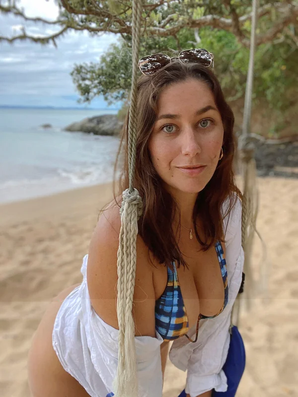 Good Girl Jojo OnlyFans creator with nude outdoor content