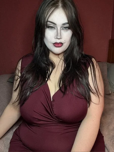 gothgirlfriendvip OnlyFans goth MILF