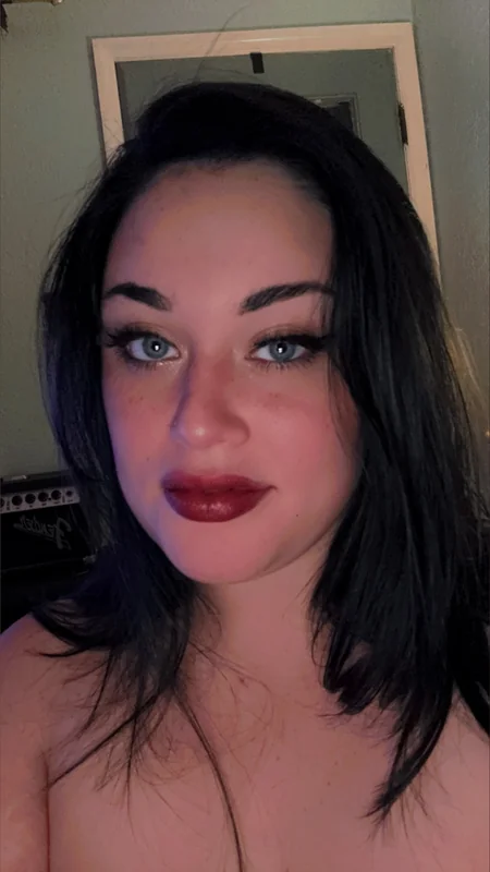 Cel 💦 OnlyFans creator with big titties