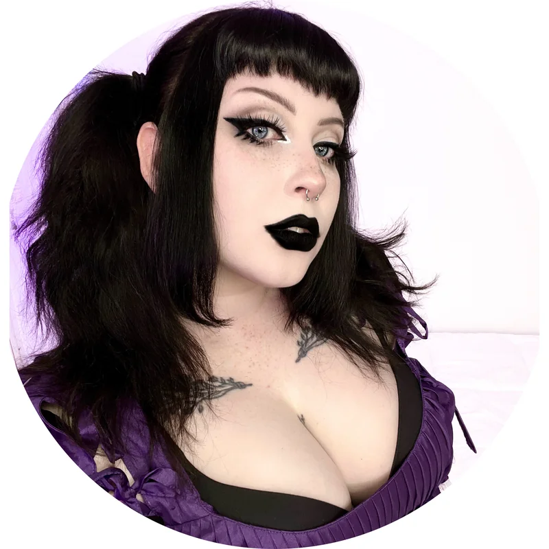 gothpixi OnlyFans tattooed goth girl