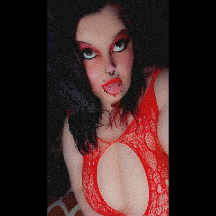 Gothqueen420 OnlyFans Gothic Queen