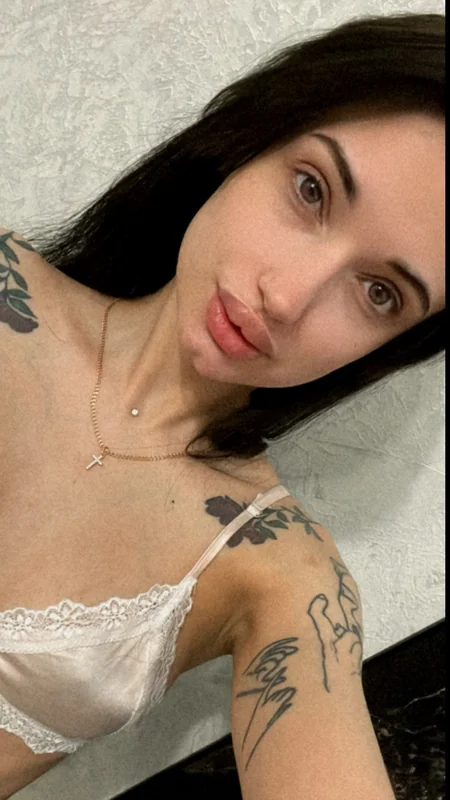 Hastya💋 OnlyFans creator with captivating content
