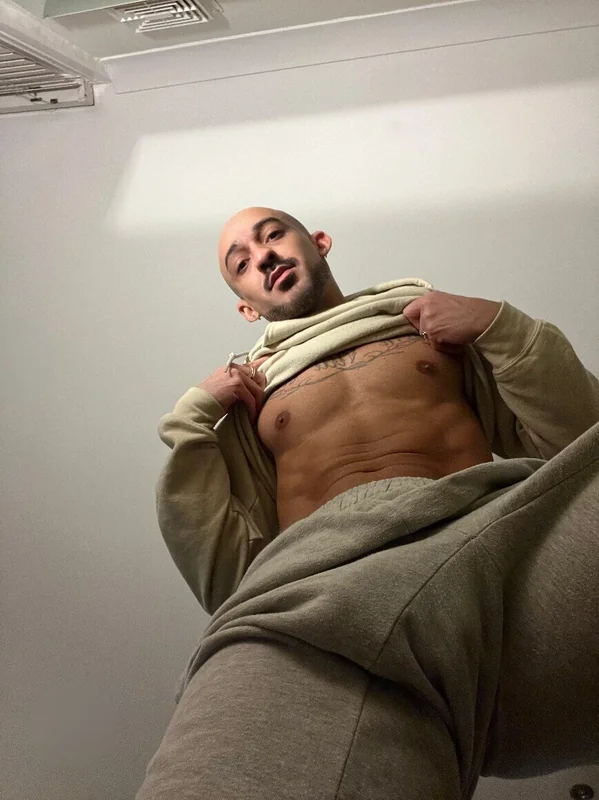 gumorelli OnlyFans Brazilian creator